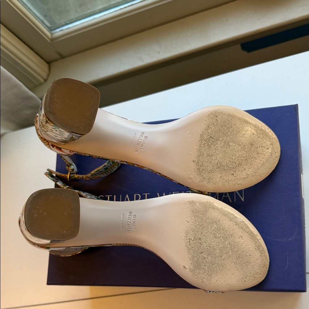 Stuart Weitzman Women's Patterned Heels - Picture 4 of 6